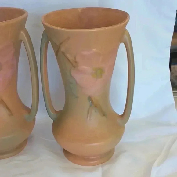 Vintage pair of Weller dogwood vases - Picture 2 of 9